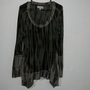 Two Toned Green Long Sleeve